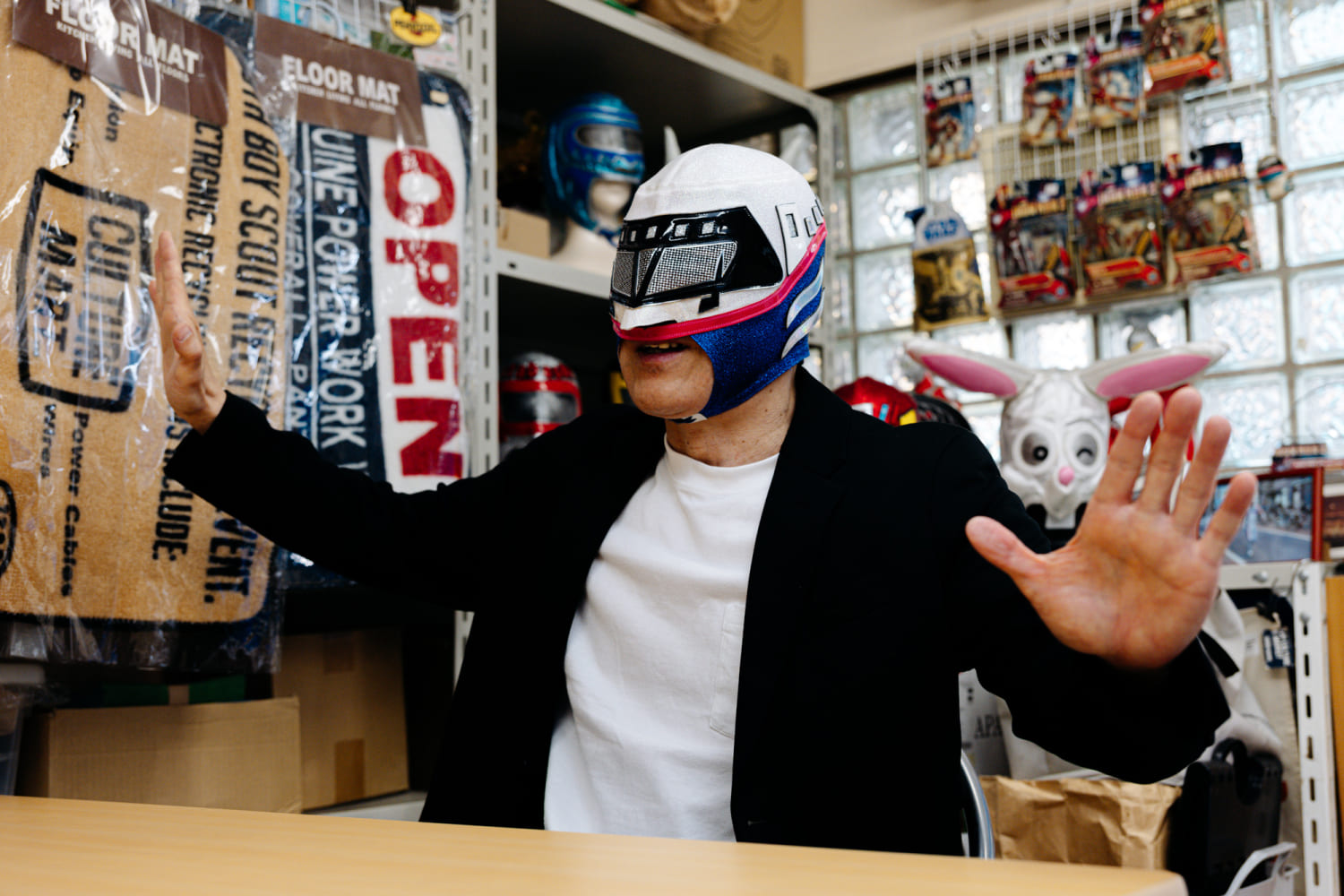 プロレスが持つ人を笑顔にする力について語るはやてさん